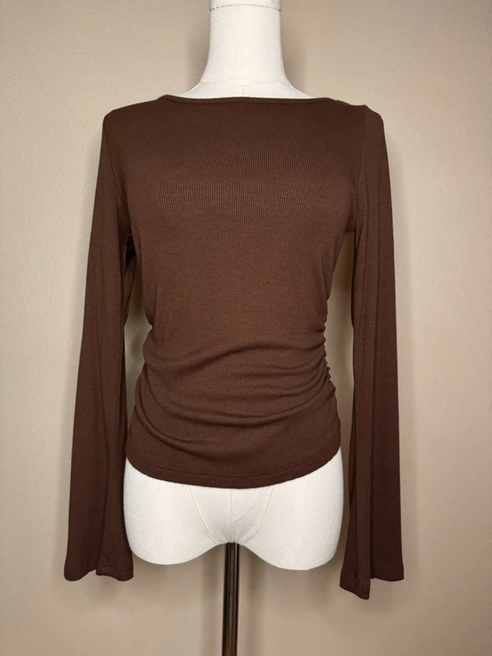 Women's Brown Ribbed Long-Sleeve Scoop-Neck Top